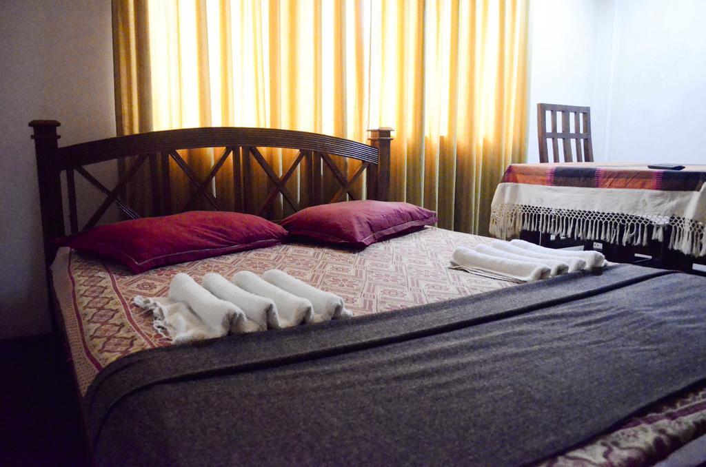 Yoho Mount Waves Hotel Colombo Bilik gambar