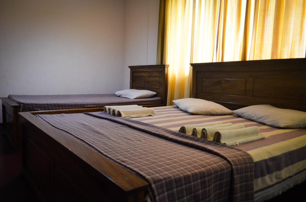 Yoho Mount Waves Hotel Colombo Bilik gambar